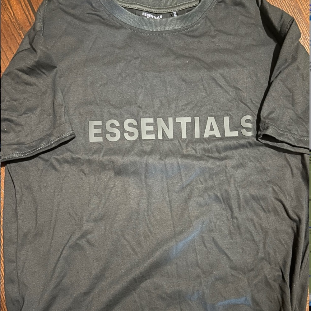essentials t-shirt - Picture 2 of 2